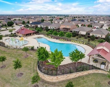 1123 Garnet Street - Photo Thumbnail 29