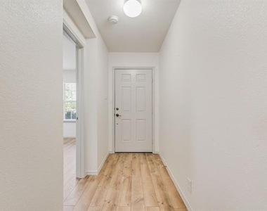 1123 Garnet Street - Photo Thumbnail 4