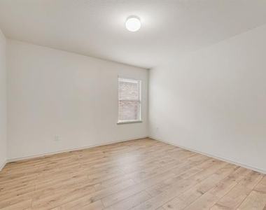 1123 Garnet Street - Photo Thumbnail 23