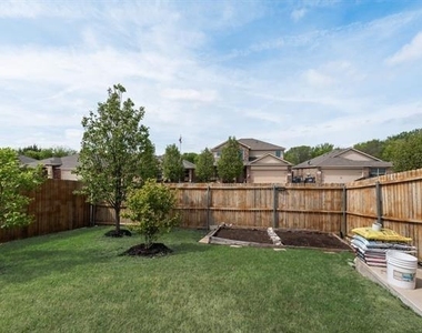 1123 Garnet Street - Photo Thumbnail 24