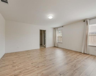 1123 Garnet Street - Photo Thumbnail 17