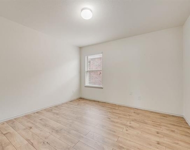 1123 Garnet Street - Photo Thumbnail 21