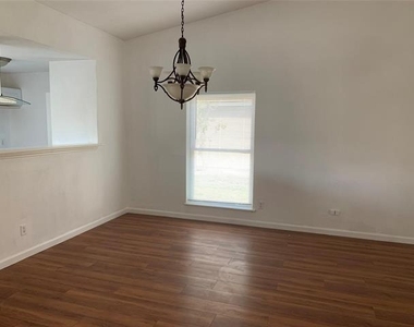 854 Timberdale Street - Photo Thumbnail 5