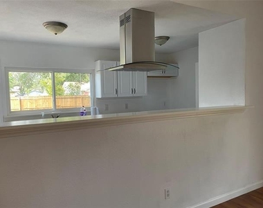 854 Timberdale Street - Photo Thumbnail 7