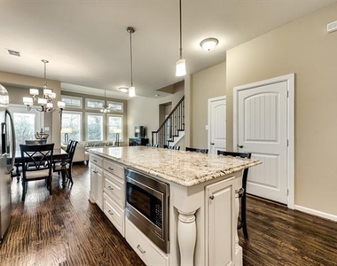 2021 Garden Park Court - Photo Thumbnail 8