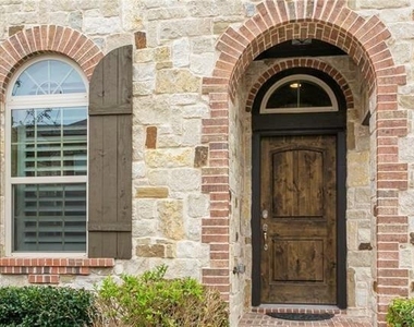 2021 Garden Park Court - Photo Thumbnail 1