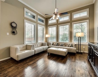2021 Garden Park Court - Photo Thumbnail 13