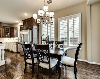 2021 Garden Park Court - Photo Thumbnail 11