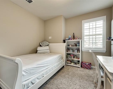 2021 Garden Park Court - Photo Thumbnail 21