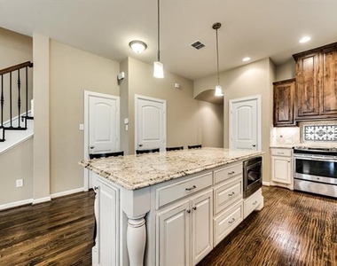 2021 Garden Park Court - Photo Thumbnail 10