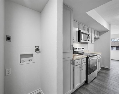 9825 Walnut Street - Photo Thumbnail 11