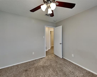 520 Bailey Street - Photo Thumbnail 14