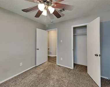 520 Bailey Street - Photo Thumbnail 15