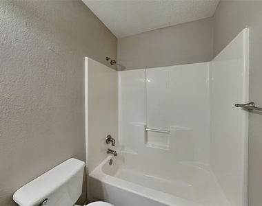 520 Bailey Street - Photo Thumbnail 17