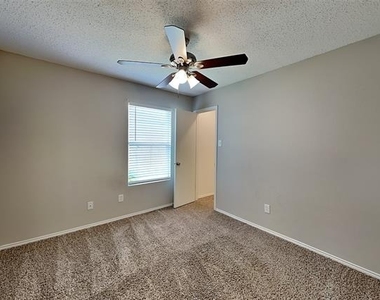 520 Bailey Street - Photo Thumbnail 13