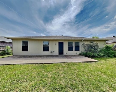 520 Bailey Street - Photo Thumbnail 19