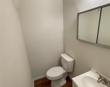 1016 W Gandy Street - Photo Thumbnail 9