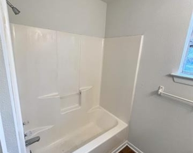 1016 W Gandy Street - Photo Thumbnail 8
