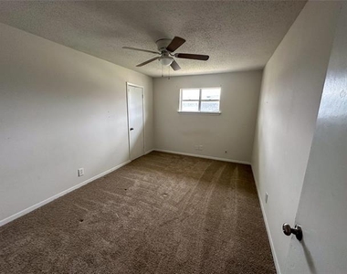 1016 W Gandy Street - Photo Thumbnail 3