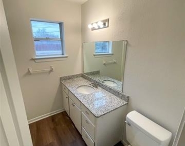 1016 W Gandy Street - Photo Thumbnail 6