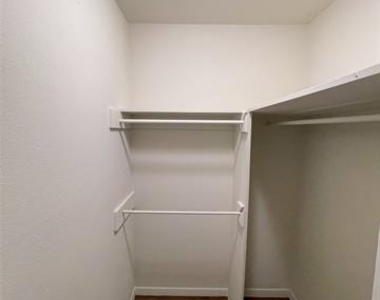 1016 W Gandy Street - Photo Thumbnail 7