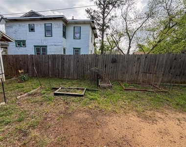 114 E Hull Street - Photo Thumbnail 16