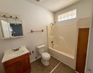 114 E Hull Street - Photo Thumbnail 13