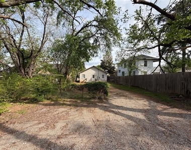 114 E Hull Street - Photo Thumbnail 17