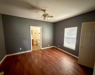 114 E Hull Street - Photo Thumbnail 12