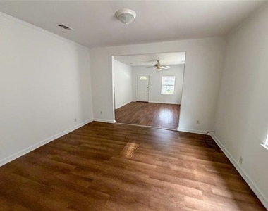 114 E Hull Street - Photo Thumbnail 4