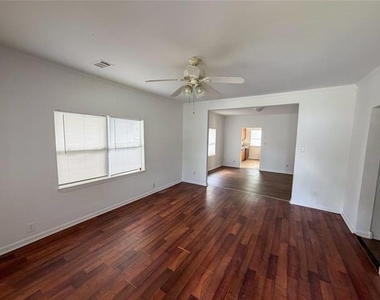 114 E Hull Street - Photo Thumbnail 7