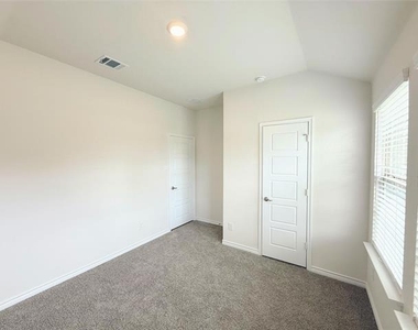 6233 Lassen Court - Photo Thumbnail 7