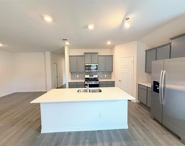6233 Lassen Court - Photo Thumbnail 12