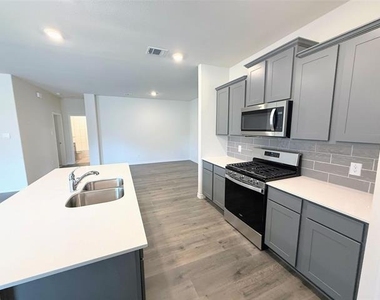 6233 Lassen Court - Photo Thumbnail 11