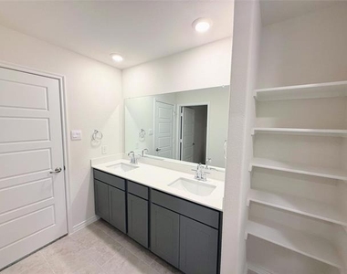 6233 Lassen Court - Photo Thumbnail 21