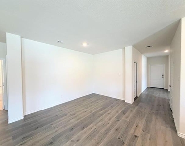 6233 Lassen Court - Photo Thumbnail 9
