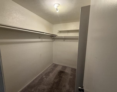 1616 Fannin Circle - Photo Thumbnail 13