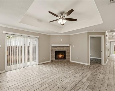521-525 Gilcrease Street - Photo Thumbnail 2