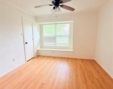 3613 Longbow Lane - Photo Thumbnail 7