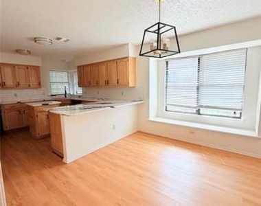 3613 Longbow Lane - Photo Thumbnail 5