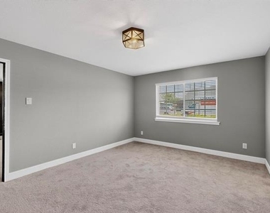 3675 Rickshaw Drive - Photo Thumbnail 18
