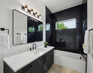 3815 Hawick Lane - Photo Thumbnail 31