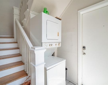 5305 Reiger Avenue - Photo Thumbnail 6