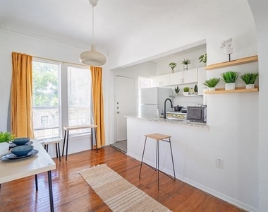 5305 Reiger Avenue - Photo Thumbnail 3