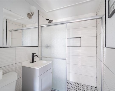 5305 Reiger Avenue - Photo Thumbnail 5