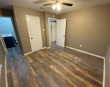 1502 Daffan Avenue - Photo Thumbnail 17