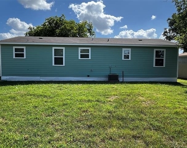1502 Daffan Avenue - Photo Thumbnail 20