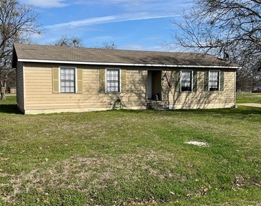 1502 Daffan Avenue - Photo Thumbnail 2