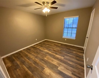 1502 Daffan Avenue - Photo Thumbnail 7