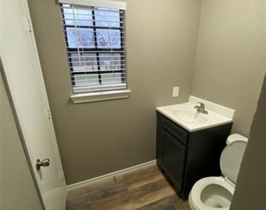 1502 Daffan Avenue - Photo Thumbnail 15